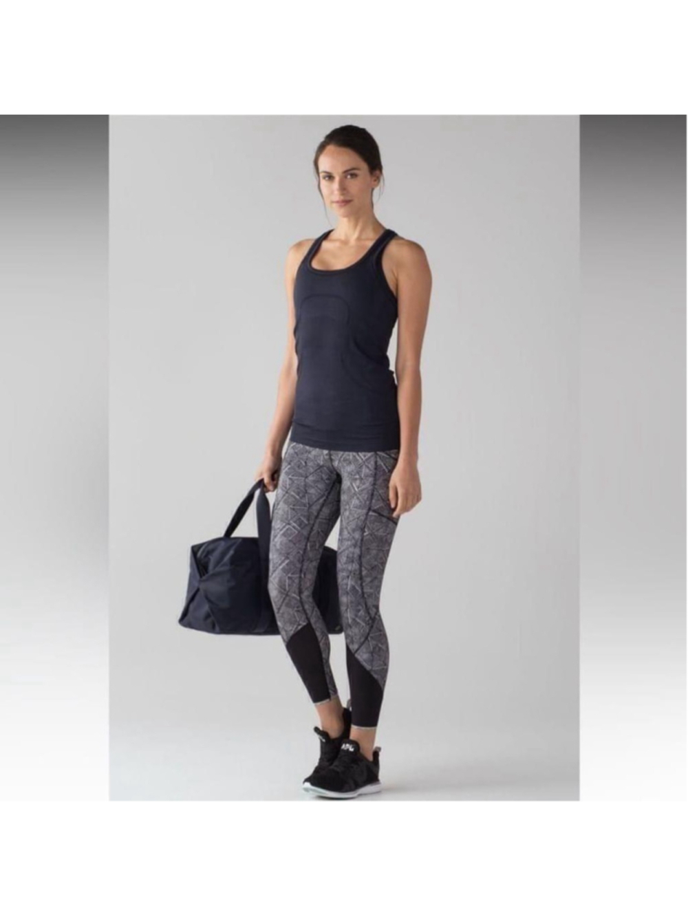 Lululemon Tight Stuff Tight II (25")
Formation Alpine White Black sz 4